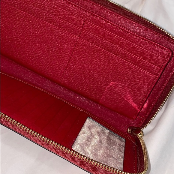 MK Dark red med. tote and clutch 🔐 - Picture 7 of 7